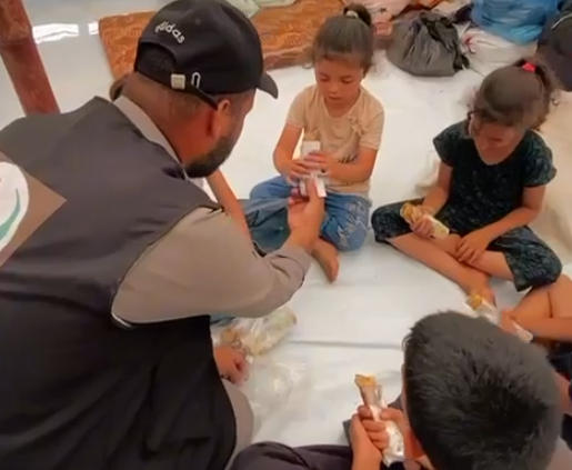 Feeding Hope: Breakfast for Displaced Families in Gaza – May 27, 2025