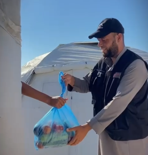 Supporting Displaced Families in Gaza with Vegetable Parcels – May 1, 2025